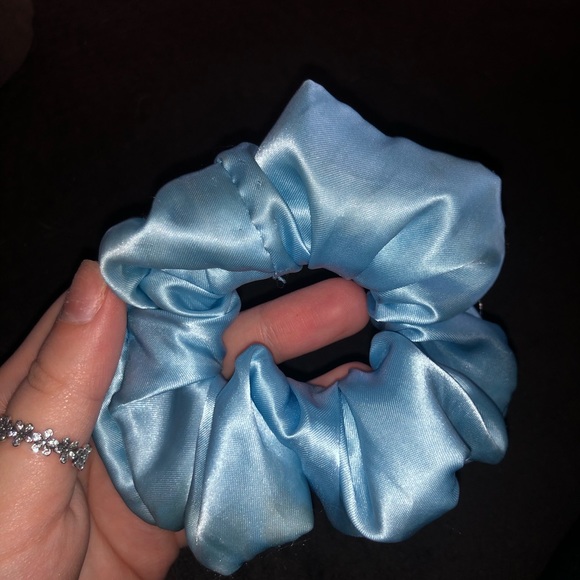 Scrunchie - Picture 2 of 2